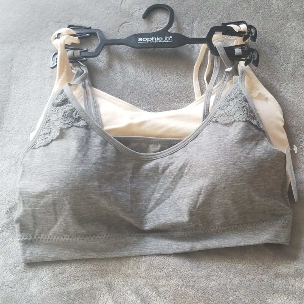 Sophie b. Set of bra !